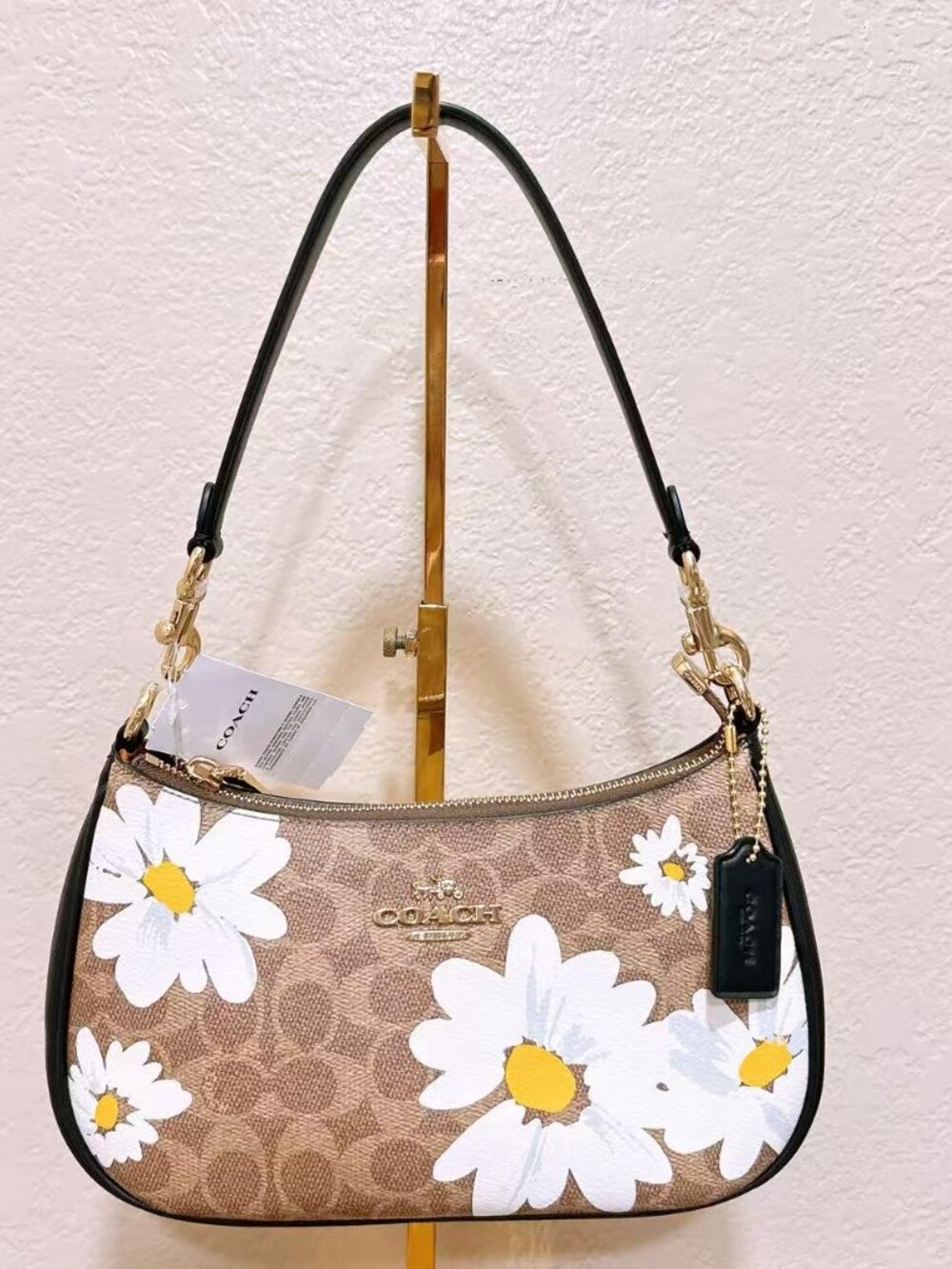 NWT Coach Teri Shoulder Bag In Signature Canvas With Floral Print CZ586